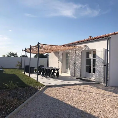 Maison Neuve L'agapanthe Holiday home *